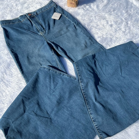 NWT Free People Just Float On Flare Jeans - Picture 3 of 10
